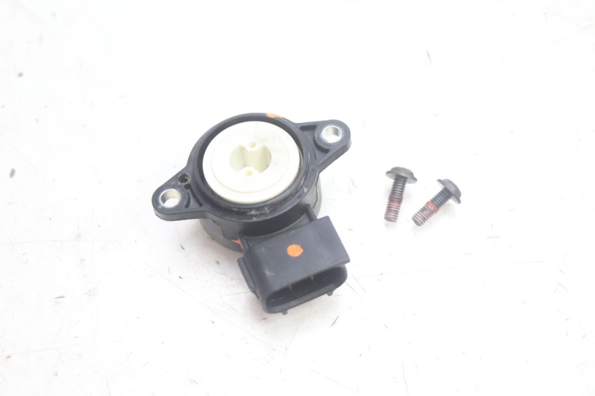 photo de CAPTEUR TPS YAMAHA XMAX X-MAX 125 (2006 - 2009) - Zoom état d’usage
