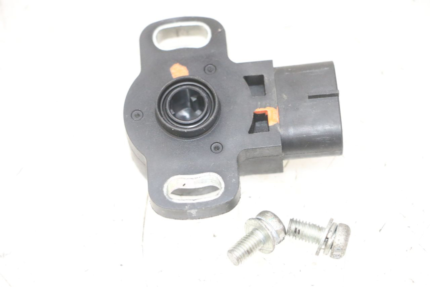photo de CAPTEUR TPS YAMAHA XJ6 ABS 600 (2008 - 2016) - Zoom état d’usage