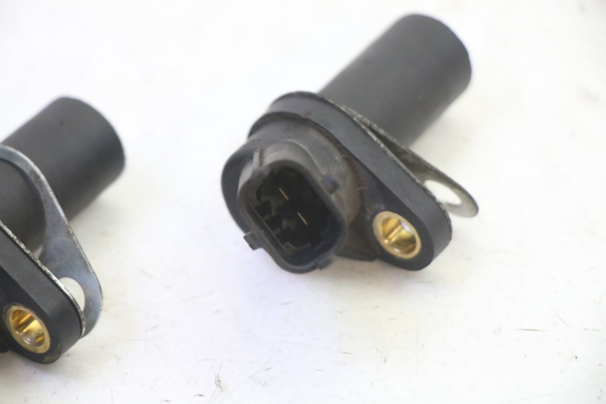 photo de CAPTEUR VITESSE PIAGGIO MP3 125 (2006 - 2014) - Gros plan technique