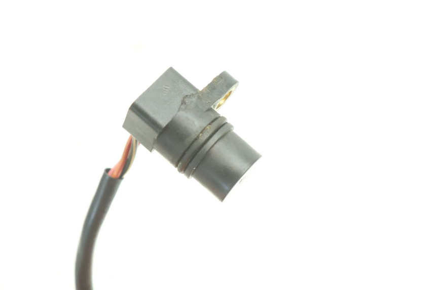 photo de CAPTEUR VITESSE YAMAHA YZF R6 600 (2008 - 2009) - Autre angle de vue