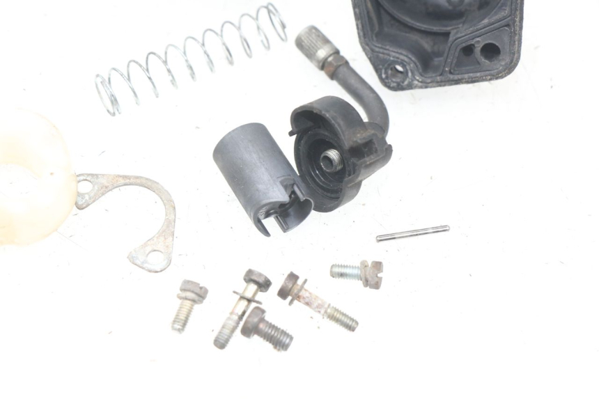 photo de CARBURATEUR YAMAHA AEROX NAKED 2T 50 (2013 - 2017) - Détails caractéristiques