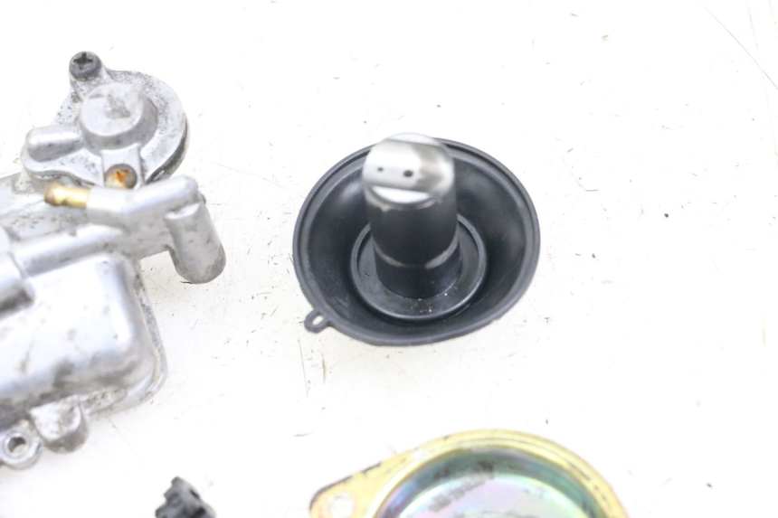 photo de CARBURATEUR KYMCO AGILITY 4T 50 (2005 - 2018) - Gros plan technique