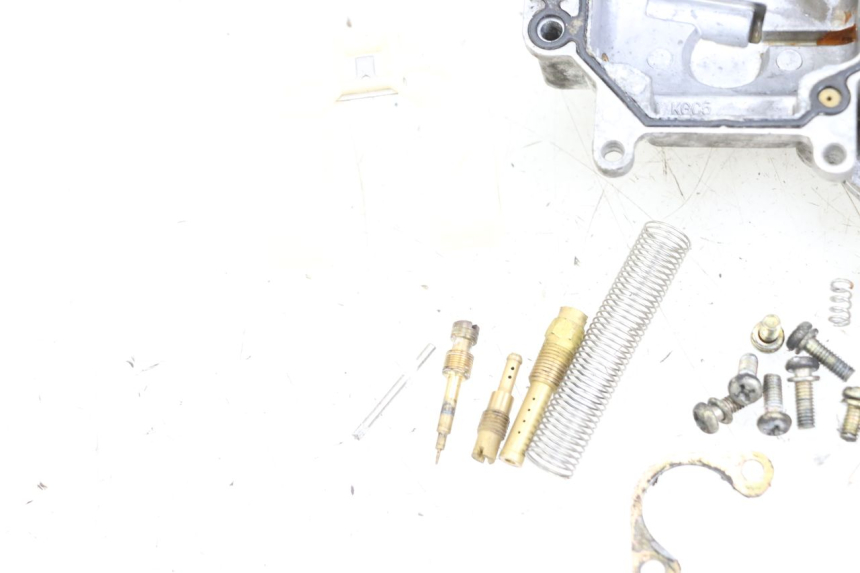 photo de CARBURATEUR KYMCO AGILITY 4T 50 (2005 - 2018) - Points de fixation