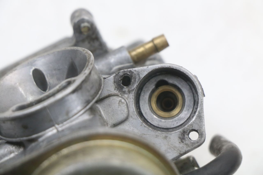 photo de CARBURATEUR KYMCO AGILITY 4T 50 (2005 - 2018) - Points de fixation