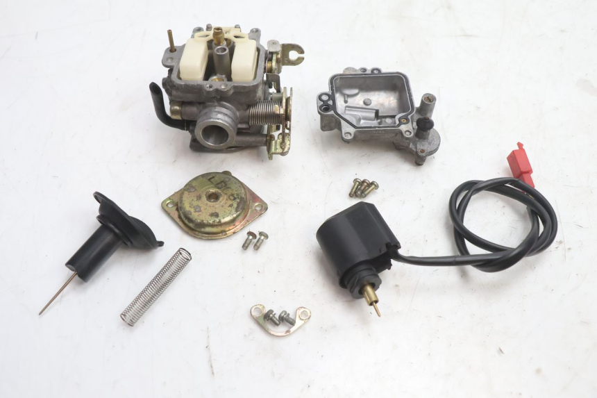 photo de CARBURATEUR KYMCO AGILITY 4T 50 (2005 - 2018) - Points de fixation