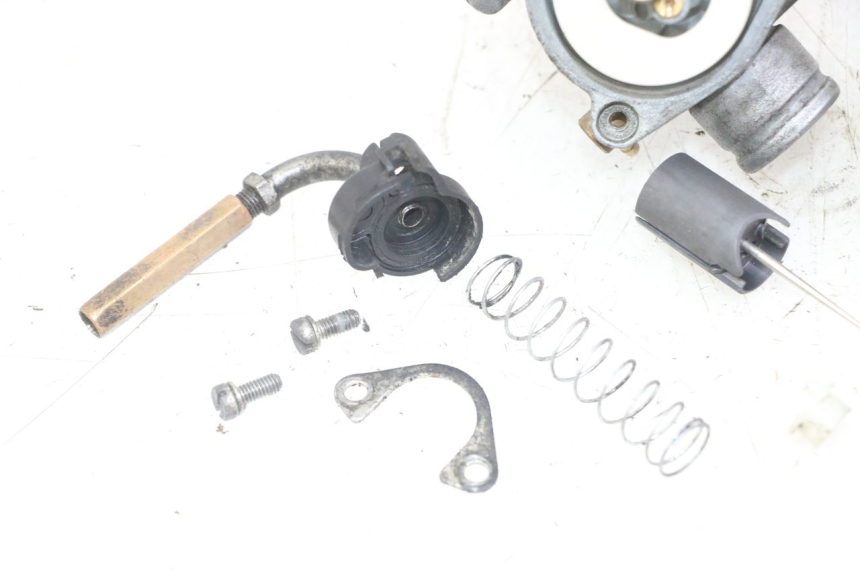 photo de CARBURATEUR MBK BOOSTER SPIRIT NAKED 50 (2004 - 2017) - Détails caractéristiques