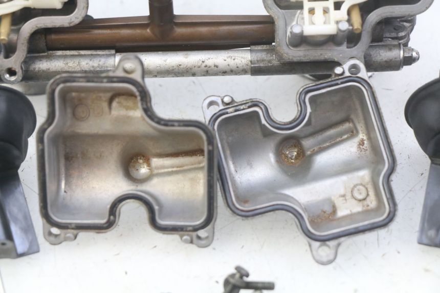 photo de CARBURATEUR HONDA CBF 500 (2004 - 2007) - Aperçu profil