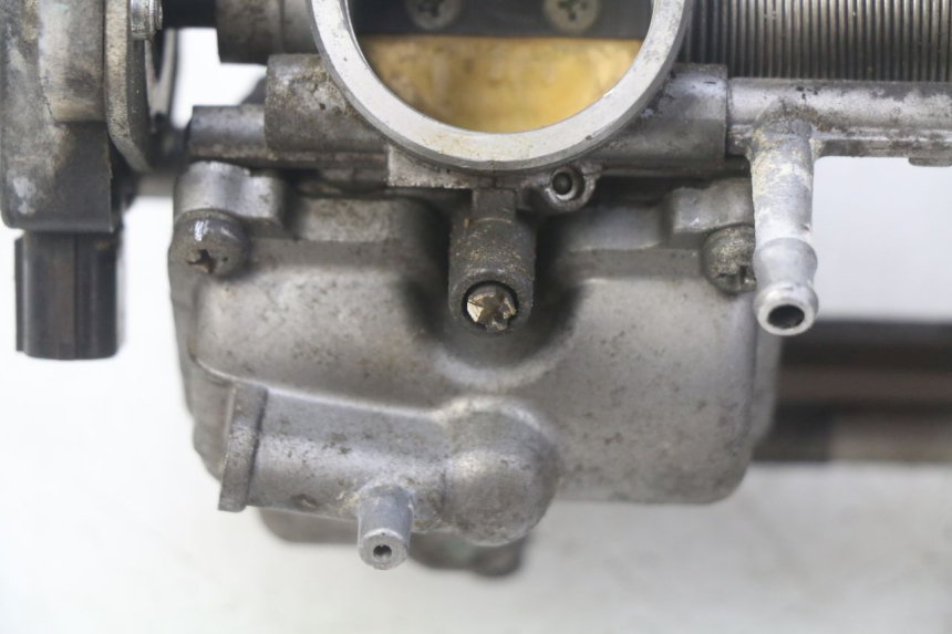 photo de CARBURATEUR HONDA CBF 500 (2004 - 2007) - État de surface