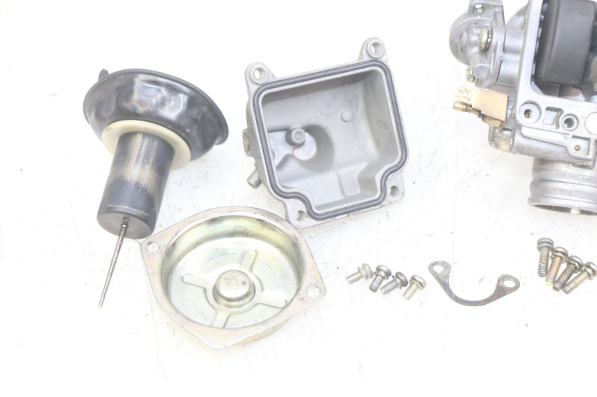 photo de CARBURATEUR PEUGEOT CITYSTAR AIR 125 (2014 - 2017) - Vue rapprochée