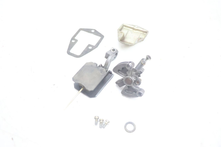 photo de CARBURATEUR SUZUKI DR S 600 (1985 - 1989) - Inspection visuelle