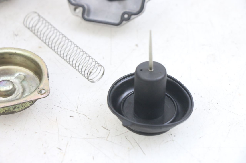 photo de CARBURATEUR TNT MOTOR FASTINO 4T 50 (2013 - 2019) - Gros plan technique