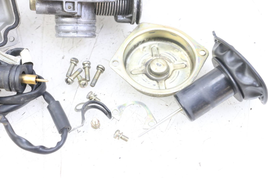 photo de CARBURATEUR GOES WIKI 125 (2010 - 2015) - Vue rapprochée