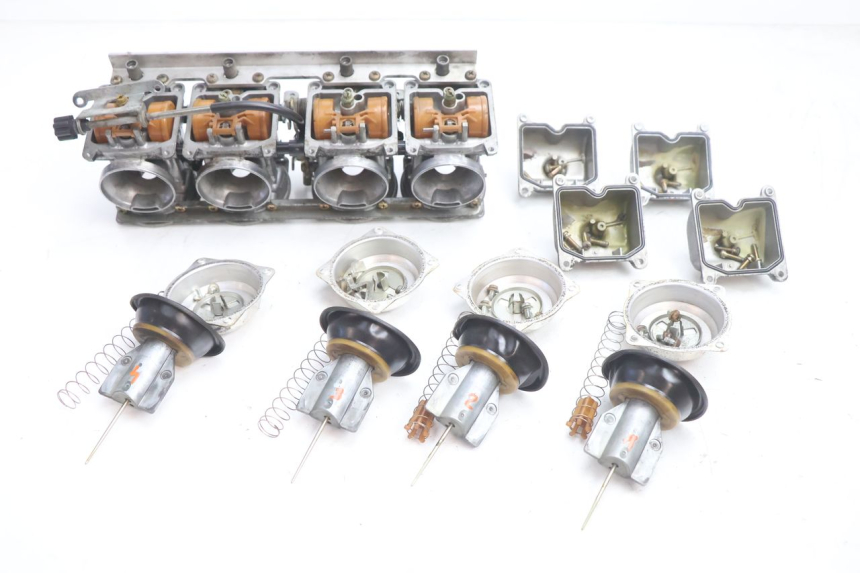 photo de CARBURATEUR KAWASAKI GPX F ZX750F 750 (1986 - 1990) - Points de fixation
