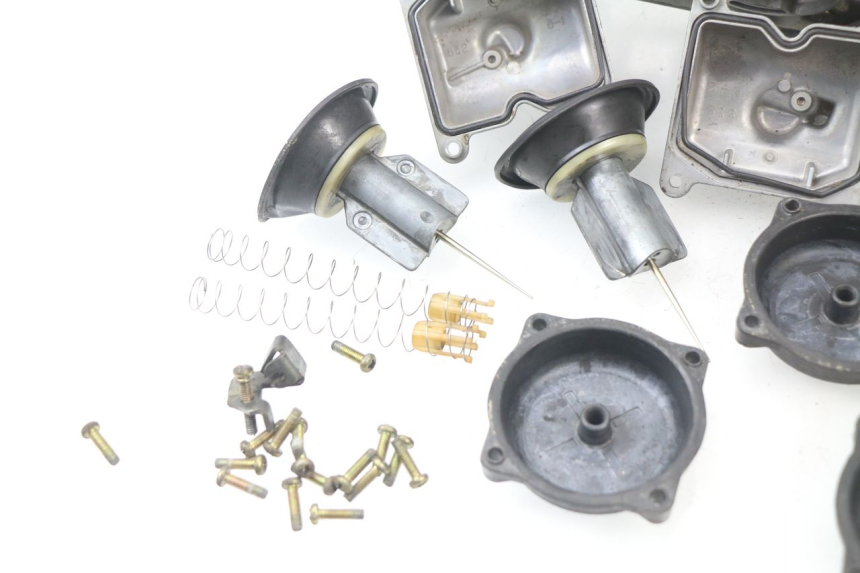 photo de CARBURATEUR SUZUKI GSF N BANDIT 600 (1996 - 1999) - Points de fixation