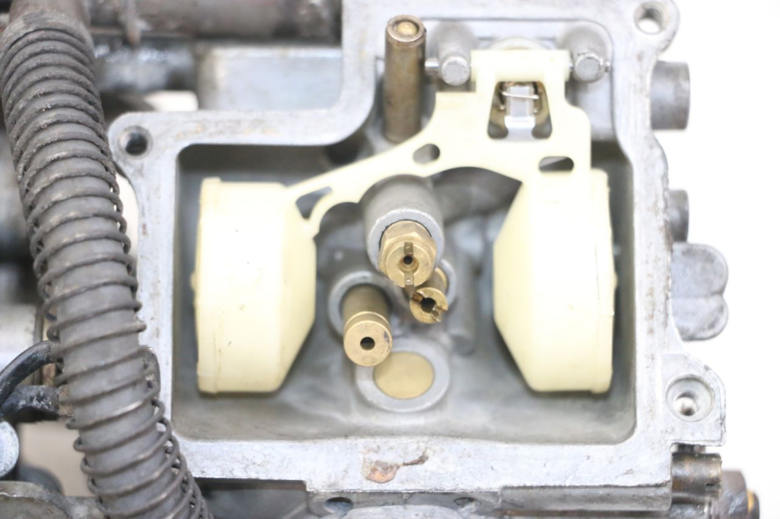 photo de CARBURATEUR HONDA NTV DEAUVILLE 650 (1998 - 2001) - Vue rapprochée