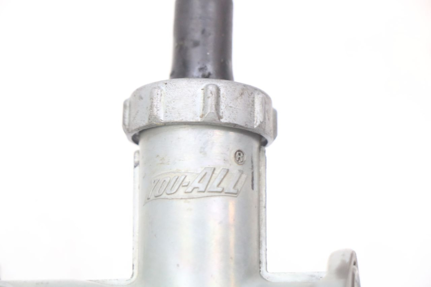 photo de CARBURATEUR APOLLO RFZ 125 - Gros plan technique