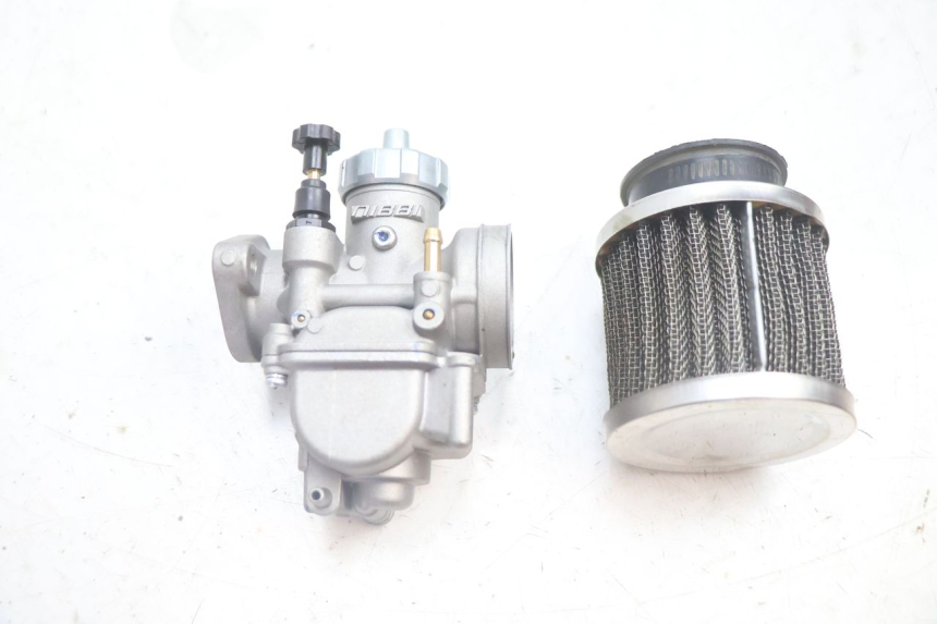 photo de CARBURATEUR APOLLO RFZ 150 - Gros plan technique