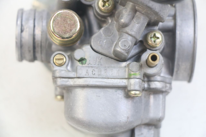 photo de CARBURATEUR HONDA SCV LEAD 100 (2003 - 2007) - Gros plan technique