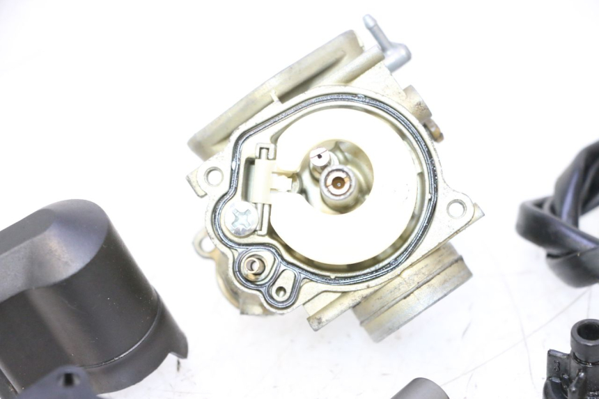 photo de CARBURATEUR PEUGEOT SPEEDFIGHT LC 50 (1996 - 2002) - Inspection visuelle