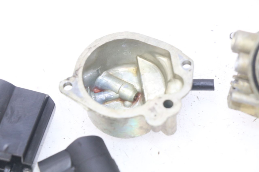 photo de CARBURATEUR PEUGEOT TKR TREKKER FURIOUS 50 (2005 - 2014) - Zoom composants