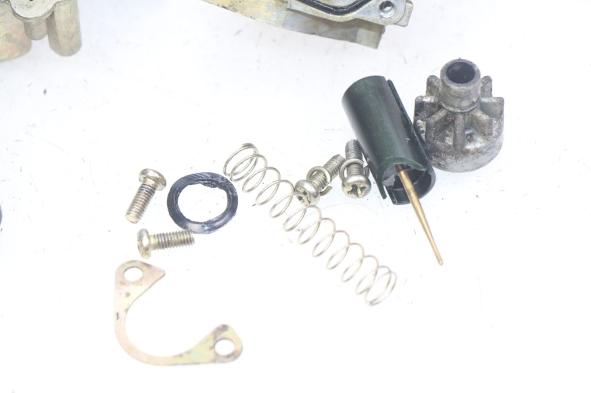 photo de CARBURATEUR PEUGEOT TKR TREKKER FURIOUS 50 (2005 - 2014) - Photo complémentaire