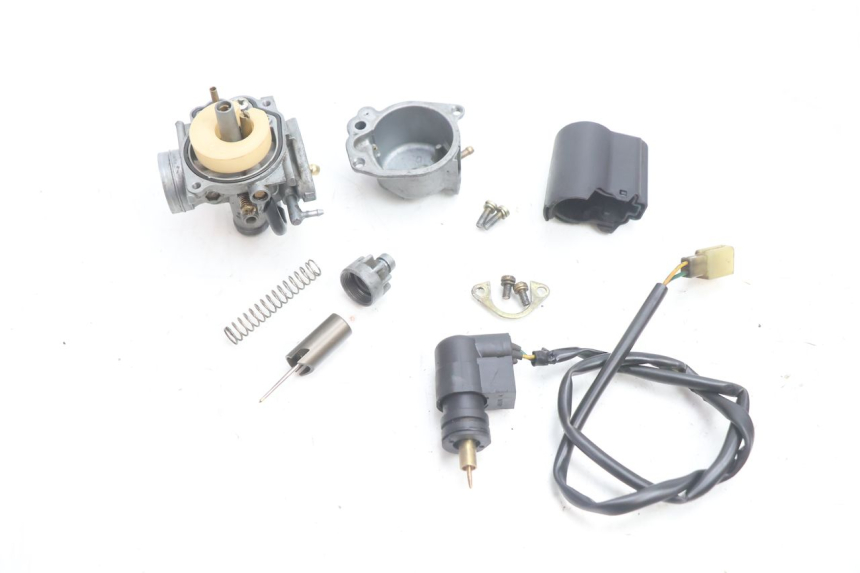 photo de CARBURATEUR PEUGEOT TREKKER 50 (1995 - 2004) - Points de fixation