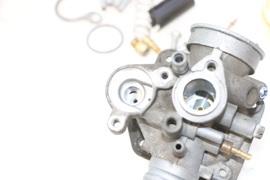 photo de CARBURATEUR PEUGEOT VIVACITY NEW 2T 50 (2008 - 2017) - Vue rapprochée