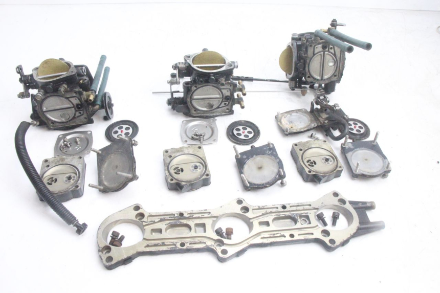 photo de CARBURATEUR YAMAHA WAVE RUNNER GP R 1200 (2000 - 2003) - Zoom état d’usage