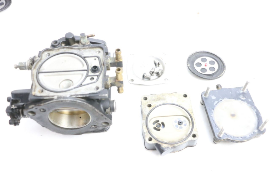photo de CARBURATEUR YAMAHA WAVE RUNNER GP R 1200 (2000 - 2003) - État de surface