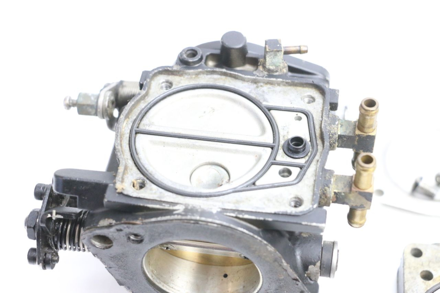 photo de CARBURATEUR YAMAHA WAVE RUNNER GP R 1200 (2000 - 2003) - Pièce contrôlée