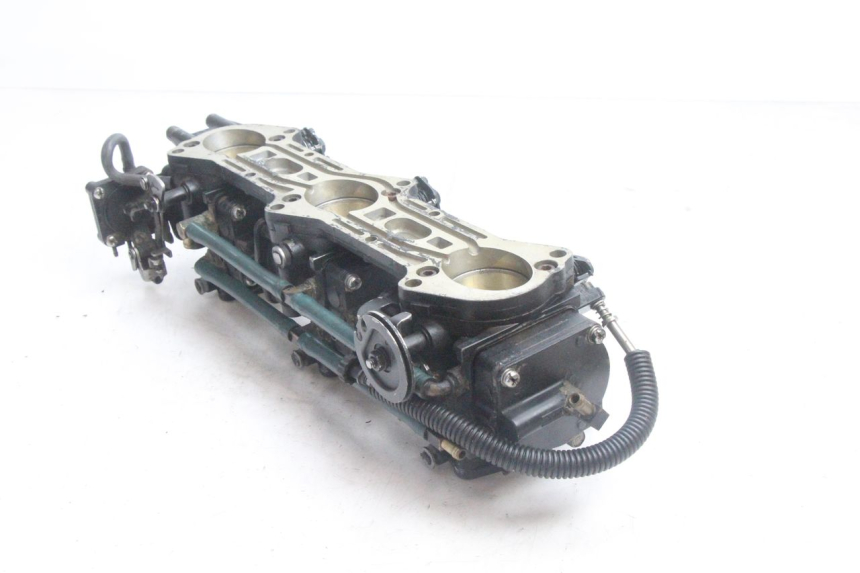 photo de CARBURATEUR YAMAHA WAVE RUNNER GP R 1200 (2000 - 2003) - Points de fixation
