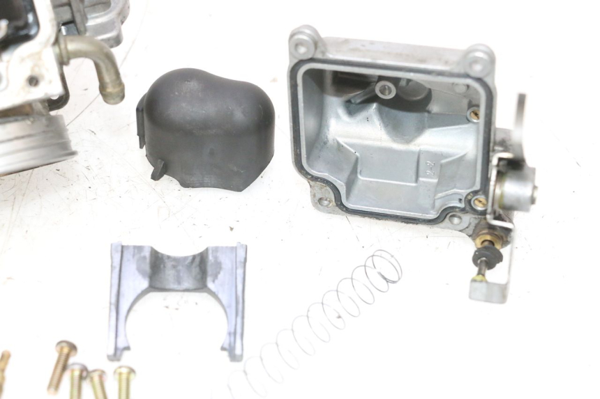 photo de CARBURATEUR PIAGGIO X9 EVOLUTION 125 (2003 - 2007) - Autre angle de vue