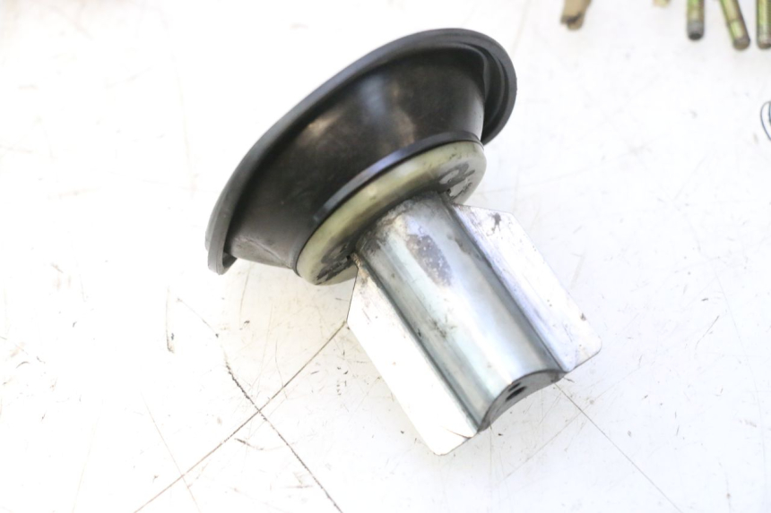 photo de CARBURATEUR PIAGGIO X9 EVOLUTION 125 (2003 - 2007) - Points de fixation