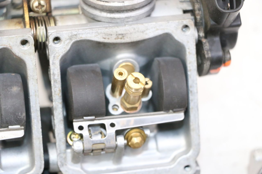 photo de CARBURATEUR YAMAHA XJN DIVERSION 600 (2000 - 2003) - Vue produit