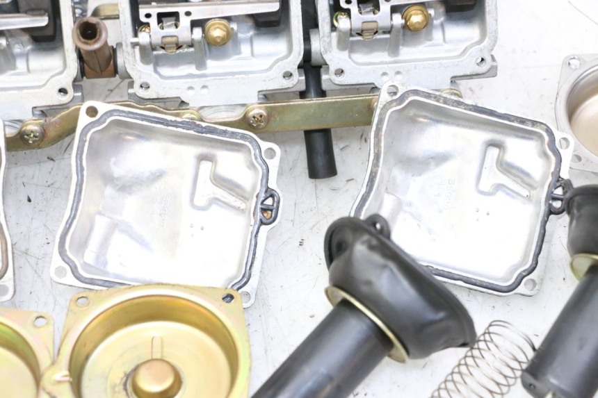 photo de CARBURATEUR YAMAHA XJN DIVERSION 600 (2000 - 2003) - Inspection visuelle