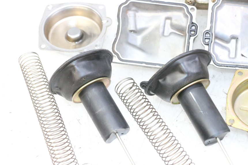 photo de CARBURATEUR YAMAHA XJN DIVERSION 600 (2000 - 2003) - Angle alternatif