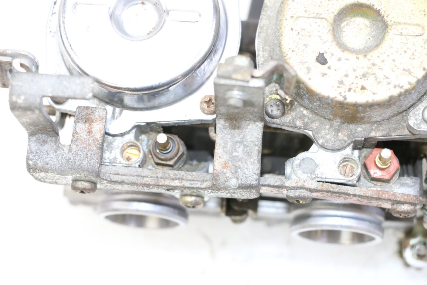 photo de CARBURATEUR YAMAHA XJN DIVERSION 600 (2000 - 2003) - Gros plan technique