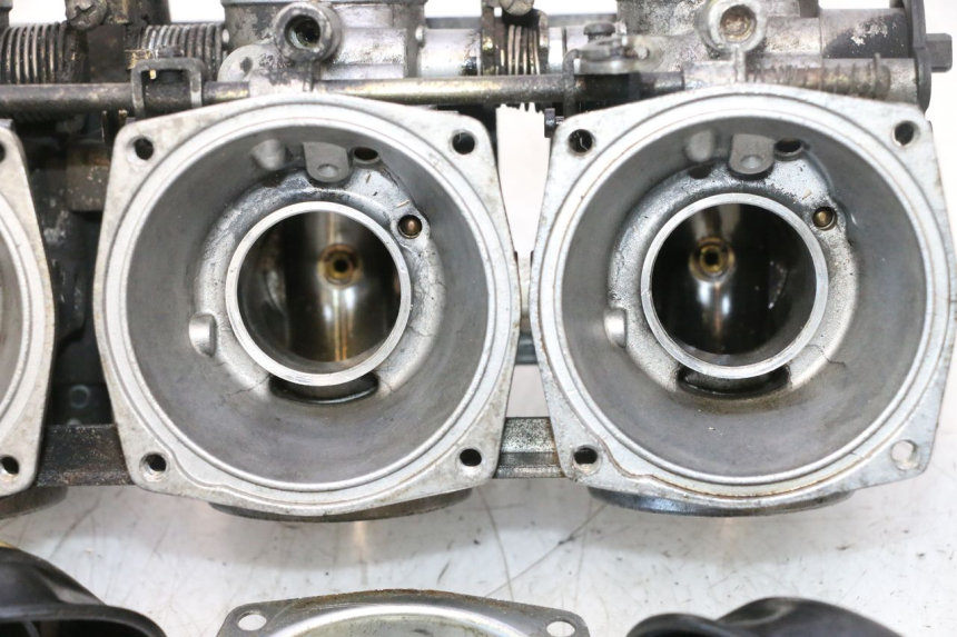 photo de CARBURATEUR YAMAHA XJR 1300 (1998 - 2002) - Zoom composants