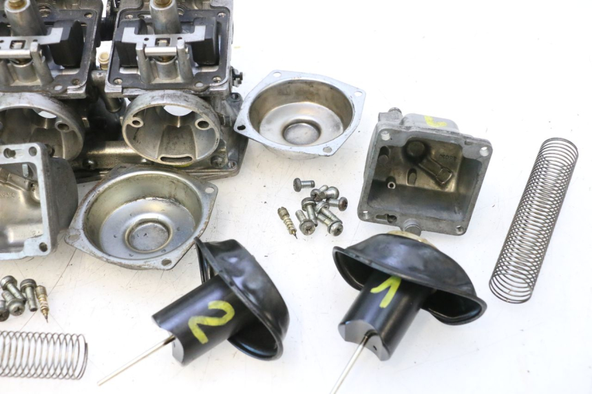 photo de CARBURATEUR YAMAHA XJR 1300 (1998 - 2002) - Gros plan technique