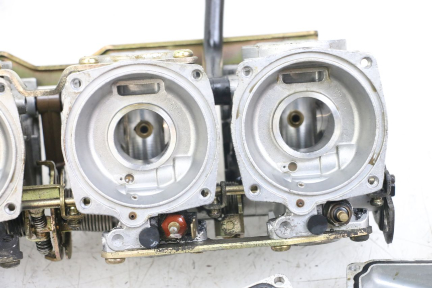 photo de CARBURATEUR YAMAHA XJS DIVERSION 600 (1997 - 1999) - Autre angle de vue