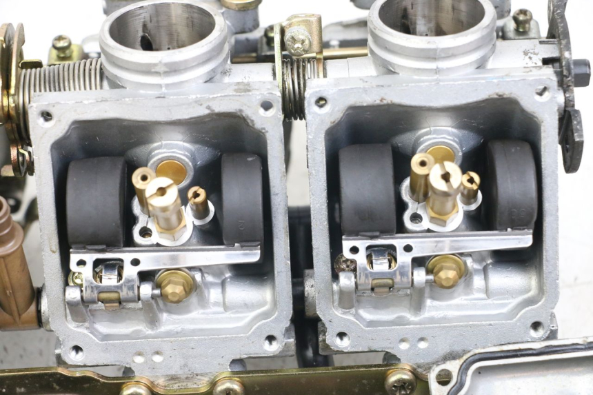 photo de CARBURATEUR YAMAHA XJS DIVERSION 600 (1997 - 1999) - Détails caractéristiques