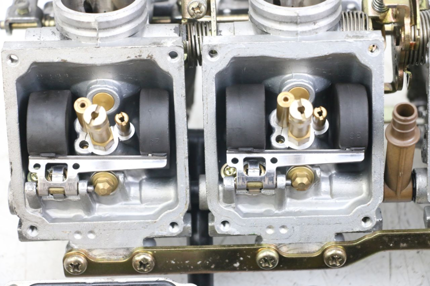 photo de CARBURATEUR YAMAHA XJS DIVERSION 600 (1997 - 1999) - Zoom composants