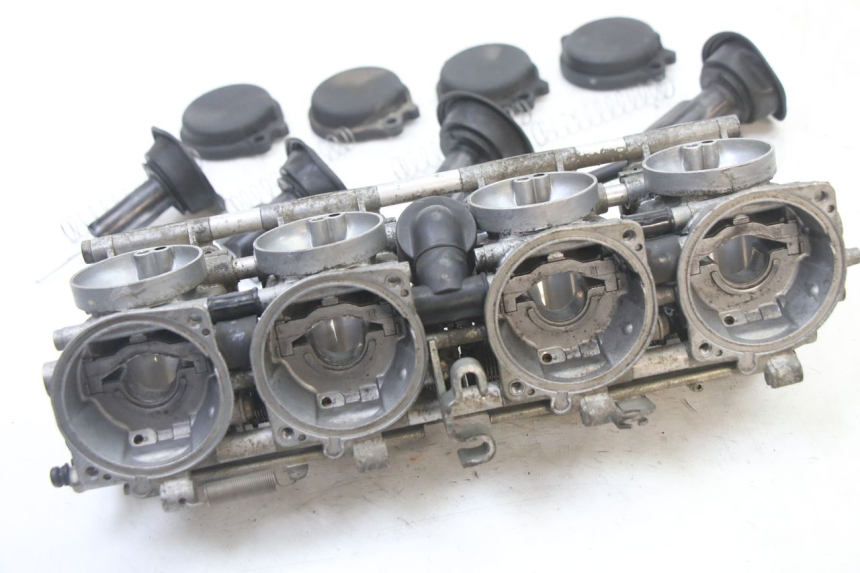 photo de CARBURATEUR YAMAHA FZS FAZER 600 (2001 - 2003) - État de surface