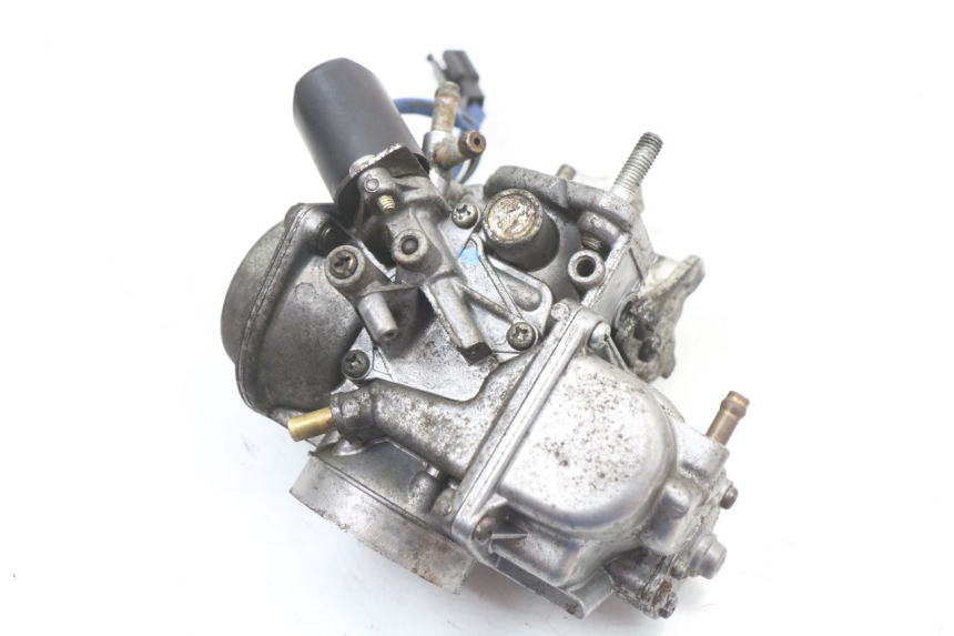 photo de CARBURATEUR YAMAHA YP MAJESTY 125 (2002 - 2006) - Gros plan technique