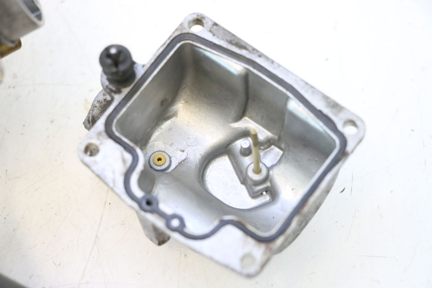 photo de CARBURATEUR YAMAHA YP MAJESTY 125 (2002 - 2006) - Points de fixation