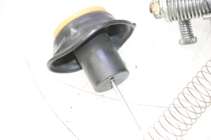 photo de CARBURATEUR YAMAHA YP MAJESTY 125 (1998 - 2001) - Photo complémentaire