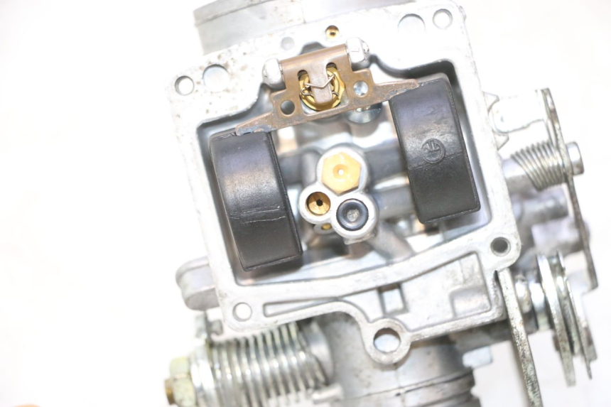 photo de CARBURATEUR YAMAHA YP MAJESTY 125 (1998 - 2001) - Angle alternatif