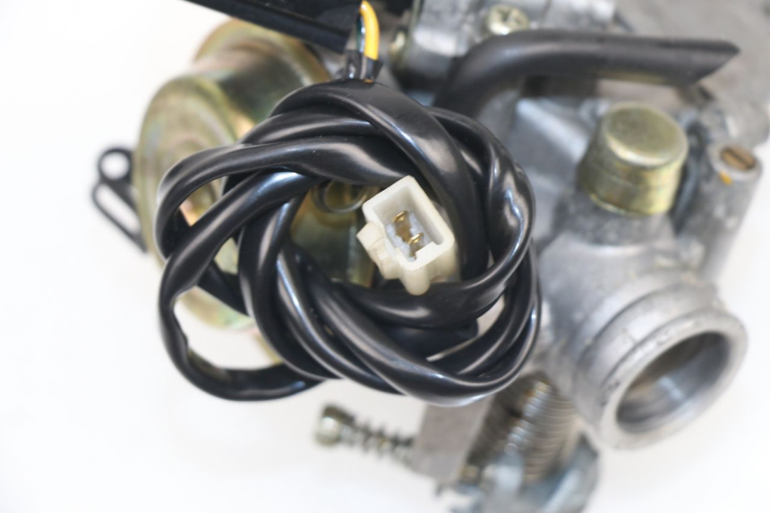 photo de CARBURATEUR YIYING YY125T-6 125 (2006 - 2014) - Gros plan technique