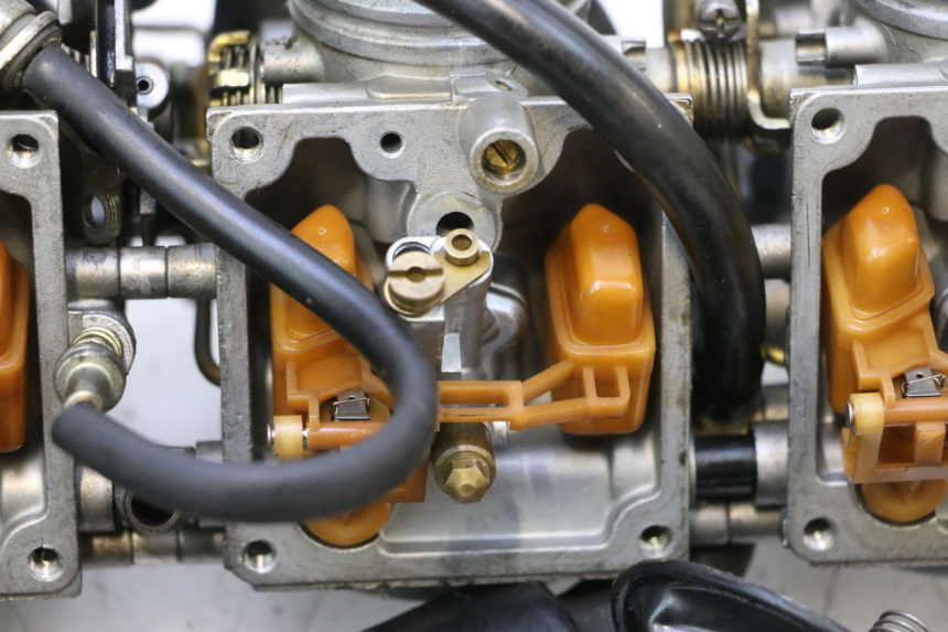 photo de CARBURATEUR YAMAHA YZF R GENESIS 750 (1993 - 1998) - Vue d’ensemble