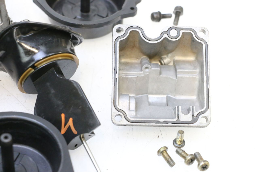 photo de CARBURATEUR YAMAHA YZF R GENESIS 750 (1993 - 1998) - État de surface